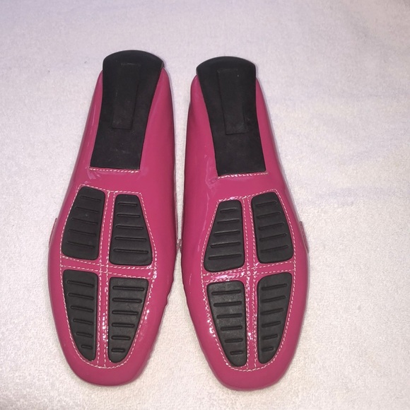 NEW! Michael Shannon fuchsia Paten leather flats - Picture 7 of 8
